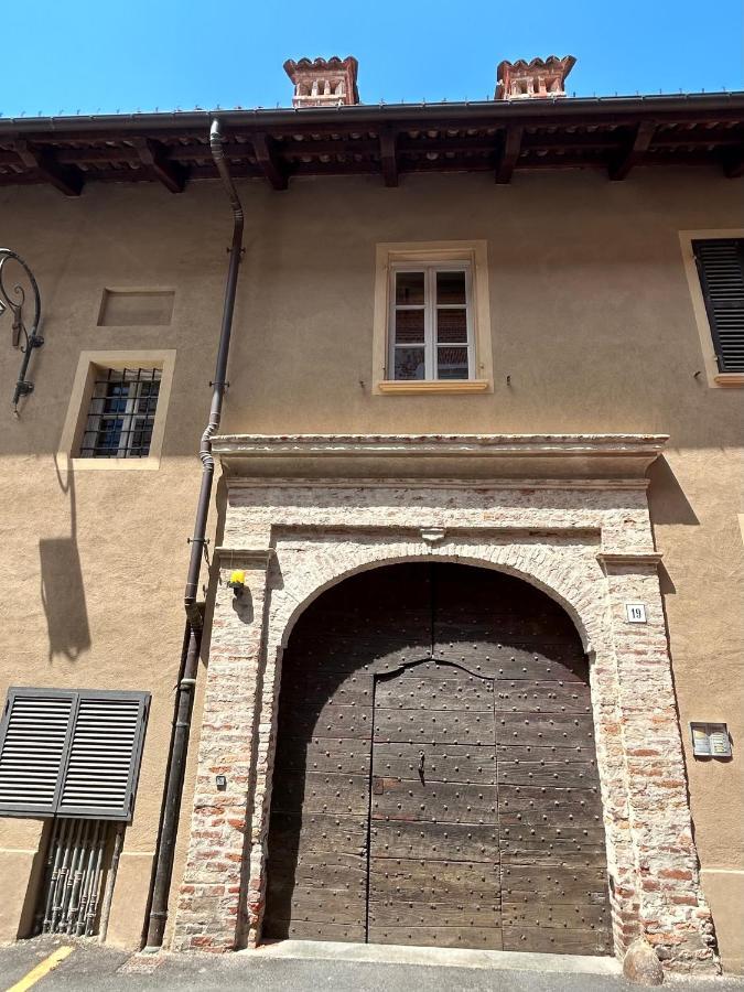 La finestra su Cherasco Exterior foto